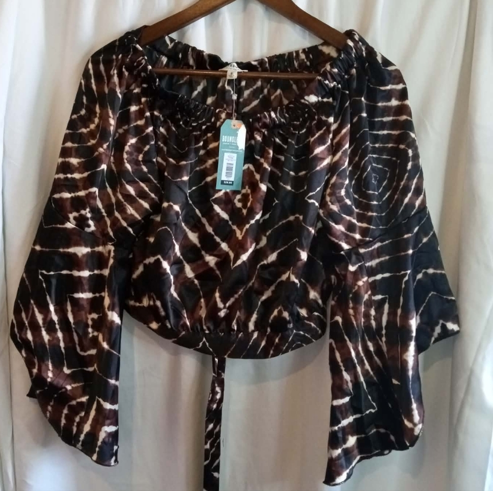 NWT EARTHBOUND Brown Black Batik Tye Dye Off-Shoulder Tie-Hem Shirt Boho Baddie
